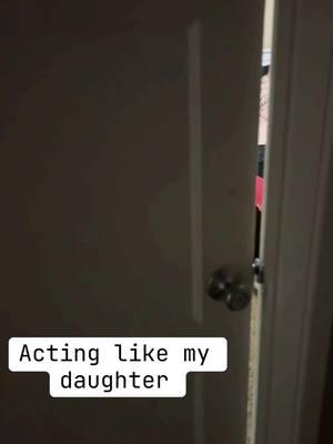 Acting like my daughter #lmao #actinglikemydaughter #daughterbelike #momvsdaughterchallenge #fyp #foryourpage #foryoupage #trend #daughter #haha #kidsfunny #fyppppppppppppppppppppppp #acting #viralvideo #funnyvideo 