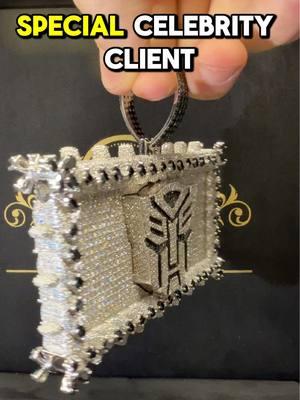 Celebrity Custom Pendant By Harlembling —————— #custompendant #jeweler #icedout #hiphop #customjewelry #moissanite #rapper #harlembling 