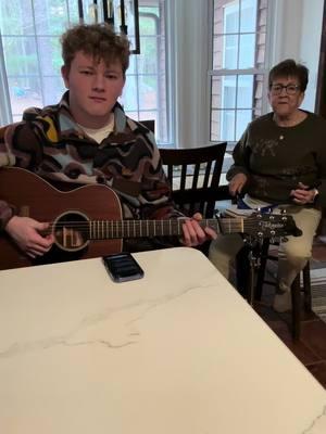 #fyp #foryoupage #grandsonandgrandma #grandson #musicians #havingfun 