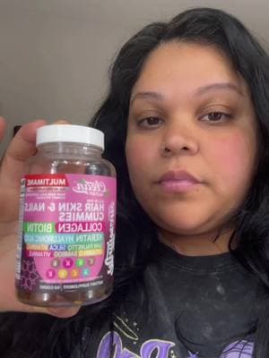 Se te cai mucho el pelo kieres piel bonita te va gustar estas gomitas tambien 😻ella va oler riquísimo 🥰🐱💦#cleannutra#multimane#hairnailsskin#vbiotic#healthyhair@Clean Nutra#tiktokfinds#fyp#jumpstartsale  