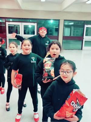 MAKING CHIP / SNACK SALAD #chips #snacks #chipsalad #snacksalad #candysalad #bailefolklorico #balletfolklorico #neiyaarts #folkloricodancers #danceclass #folkloricofamily #dancefamily #folkloricolife 