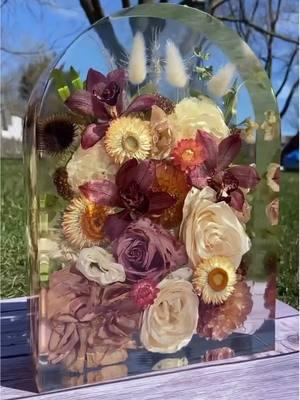 🌸 Floral Inspiration from @craft.resin 🌸 Just take a look at this magnificent flower composition created by @bupp_woodworks using epoxy resin and dried flowers! Epoxy resin is perfect for flower preservation - the projects put together with epoxy are perfect for decorating your cozy place with unique flower compositions. 🛒 Get high-quality epoxy at craft-resin.com!  #CraftResin #EpoxyResin #EpoxyArt #ResinArt #ResinArtist #DIYResin #HomeDecor #ResinCrafts #Resin #DIY #Creativity #LoveResin #ResinPour #ResinArtwork #ResinArtDaily 