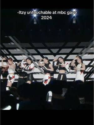 The outfits the live vocals queens #fyp #itzy #yeji #lia #ryujin #chaeryeong #yuna 