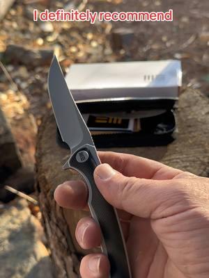 #weknives #pocketknife #TikTokShop #sharp #edcknife #linerlock #battlebox this video was recorded in a safe and controlled environment by a professional. All safety precautions were followed.