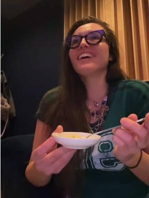 Anyone else try raw garlic? I was dying as you can see lmao 😭😂 #garlic #rawgarlic #wellness #health #hacks #studio #wholistichealth #vocalhealth 