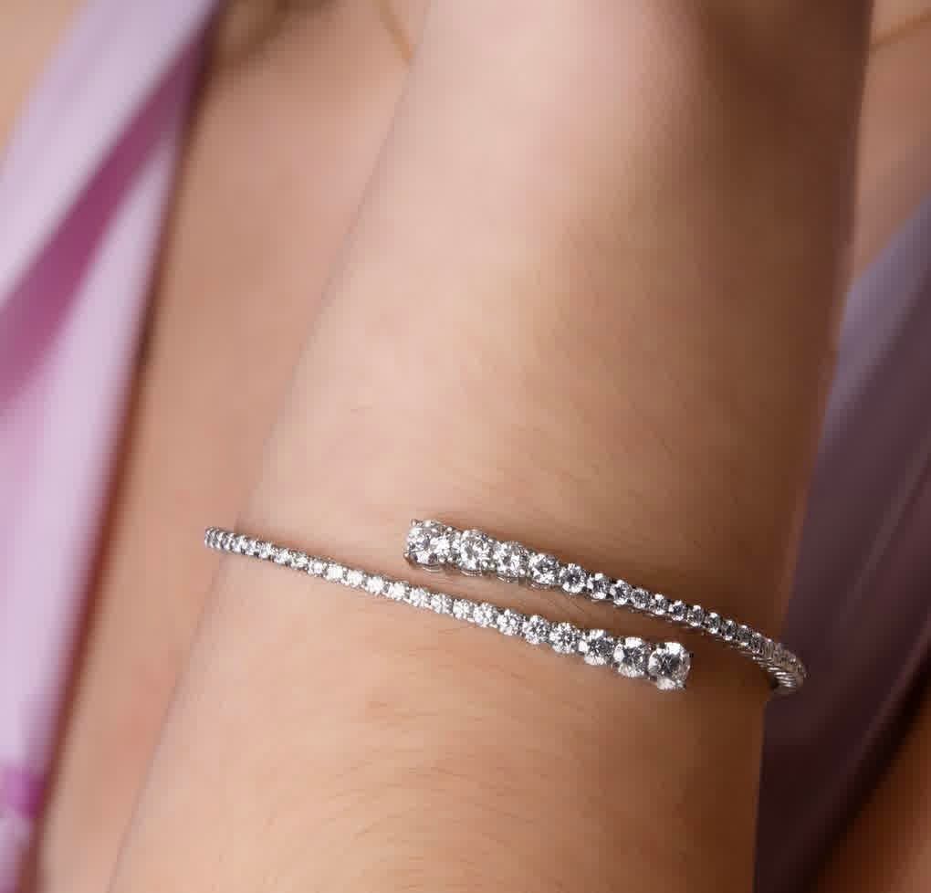 wrap your wrist in luxurious diamonds💎✨ #superjeweler #diamondbracelet #nycjeweler #diamondbangle