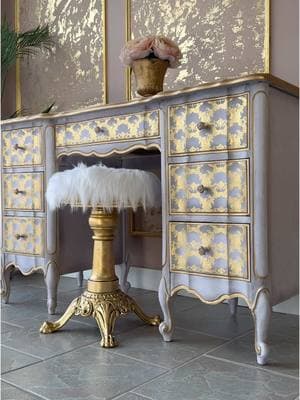 Glamorous Vanity Transformation #kachafurniturepaint #kachafurniture #furnitureflip #furnituremakeover #longervideos 