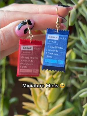 Can it get any cuter than miniature Minis 🥹 (it can’t) 🎥: @Bellis Botanicals #RXBAR #earrings #clay #craft 