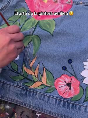 El arte de la pintura acrílica en una Jean jacket 💕🙏🏼☺️ #art #acrylic #aceylicpainting #fyppppppppppppppppppppppp #paratiiiiiiiiiiiiiiiiiiiiiiiiiiiiiii #welcomebacktiktok 