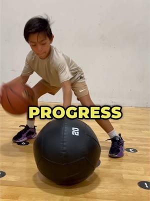 Plenty of players put in the effort, but not many truly train. Real training isn’t just about working hard or pushing through exhaustion, it’s about finding a flaw, attacking a weakness, and adding something new to your game. Progress isn’t always instant, but the ones who commit to the process set themselves apart. #HoopLab #freeholdnj #oceancountynj #monmouthcountynj #basketball #chinabasketball #tomsriver #tomsrivernj #basketballtiktok #basketballtraining #Basketballworkouts #goviral #fy #fyp #njbasketball #4upage #skillstraining #basketballskillstraining 