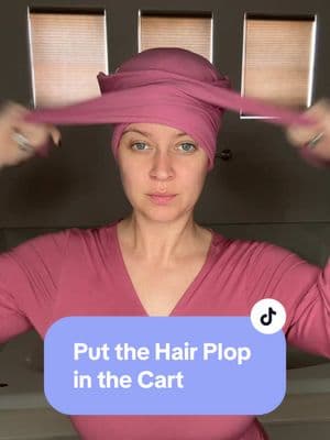 #hairplop #hairplopping #hairploptutorial #hairplopmethod #wavyhairstyling #wavyhairroutine #wavedefinition #curldefinition #frizzyhairtip #frizzyhair