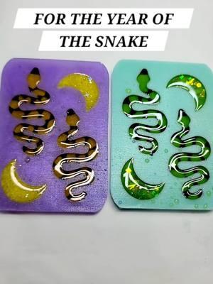 Happy Lunar New Year everyone ! Here are my fun projects for the Year of the Snake 🐍  . HOLO Snake Earrings Silicone Mold on my website juliart-studio.com under HOLO Molds Collection. . . #snake #resinearrings #lunarnewyear #epoxypour #yearofthesnake #handmadejewelry #resinmolds  #siliconemold #SmallBusiness #resina #demoldingvideo #resindemolding #holographic 