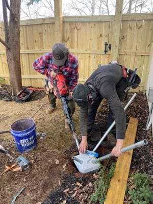 Start of a new build, a kids treehouse. ⚒️🌲 #treehousebuilders #treehouseexperts #treehousegoals #kidstreehouse #backyardgoals #backyardideas #custombackyard 