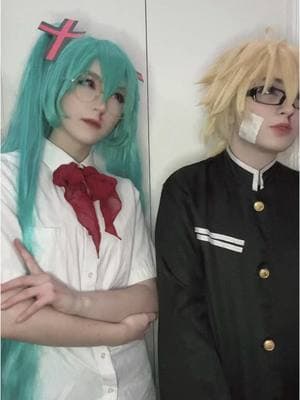 ROTTEN MIKU AND PLUS BOY LEN HEHEH @deadinsnowcos #rottenmiku#plusboylen#rottenmikucosplay#plusboylencosplay#fyp 