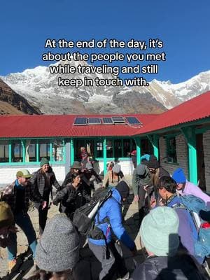 We’re bonded by the pre-hike dance parties in Nepal 😂 #friendswhotravel #abctrek 