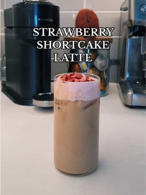 strawberry shortcake latte 🍰🍓☕️❤️ #strawberryshortcake #icedcoffee #strawberrycoldfoam #strawberrylatte #coffeerecipe #valentinesdaycoffee #ValentinesDay #icedlatterecipe 