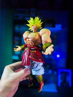 Demoniacal fit Z Broly!!! He’s ok I’m just waiting on Beast Deites right now! But this guy is a must to have in your collection! #shfiguarts #toys #unboxing #dbz #dragonball #dragonballz #dragonballsuper #vegeta #goku #broly #legendarysupersaiyan 