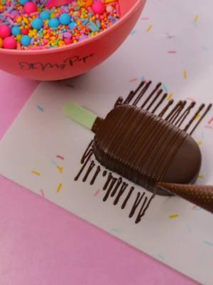 Let’s be friends ✨  #friends #tiktokfriends #tiktok #tiktoklove #chocolate #chocolatetreats #dippingchocolate #cakesicle #cakesicles101 #drizzle #fyp #foryou #foryoupage 