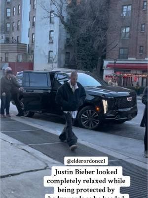 Justin Bieber looked completely relaxed while being protected by bodyguards as he headed to dinner in New York City today.” (🎥) @elderordonez1 #justinbieber #haileybieber #haileybaldwin #bieber #pretty #beautiful#elderordonez1 #justinbieber #haileybieber #kimkardashian #elderordonez1 #kyliejenner #fyp #yourpage #newyork #selenagomez #taylorswift #fun #girl 