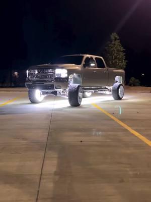 @6_6dirtymax with this 🔥 #bamfledoffroadlighting #bamfled #bamfledlights #ledtrucklights #brightaf #trucklights #ledrocklights #rocklights #ledtrucklighting #liftedtrucksoftiktok 