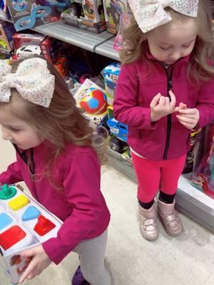 Ryleigh trying to convince Grayson to get the toy she wants so she doesn’t have to put back her mermaid blanket 😂 #ryleighray #graysonlayne #cute #girls #funny #sisters #manipulative #manipulationtactic #lol #shoppingvlog #shopping