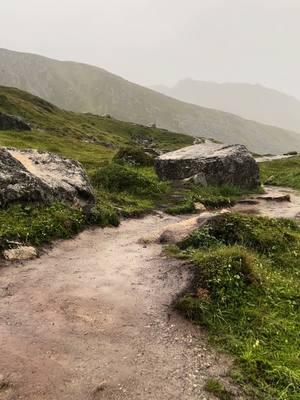 🏔️✨Gold Cord Lake Trail, Alaska ✨🏔️#wildandfreealaskanmama #alaska #alaskalife #hatcherpass #beautiulview #beautifullife #rain #Hiking #hiketok 