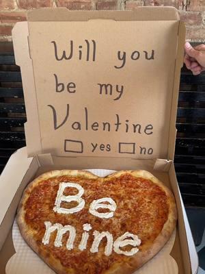 Whats a better way to ask your special someone then with pizza #ValentinesDay #williamsburgpizza 