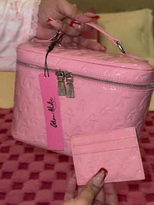 This Pink Glamaholic Bag & Card Holder Combo Eats Down 💗🎀🩰 @Glam-Aholic Lifestyle  #glamaholiclifestyle #bagcollection #glamaholic #bagtiktok #fypシ゚viral #fypシ#bagtok #vdaygift #giftsforher #ValentinesDay 