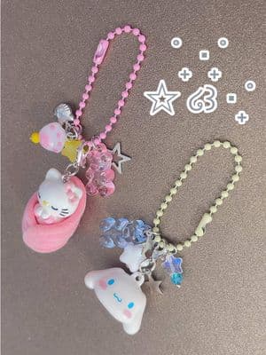 Available 2/2 🎀🍰 + several more pieces #sanrio #beadedjewelry #beadedjewelrybusiness #phoneaccessories #handmade #hellokitty 