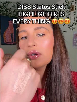 The shade, the creaminess, and the fact that it doesn’t make your pores look bigger is why I’m obsessed with this!!!!! @DIBSBEAUTY #dibs #dibsstatusstick #statusstick #highlighter #creamhighlighter #creatorsearchinsights #makeup #newmakeup #trending #tiktokshopcreatorfinds 