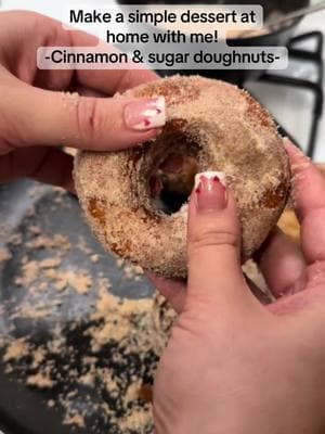 Just wanted a simple & easy dessert that is just perfect 🤤💖 #dessert #simplerecipe #doughnuts #athome #lowcost #yumm #dessertsathome #fyp #foryoupage #viralsound 