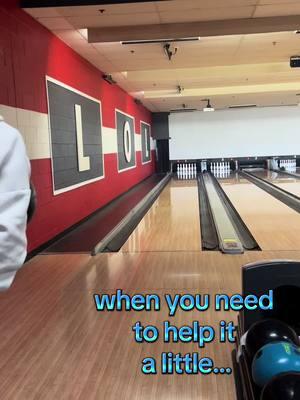 what do you do when your ball needs a little help? 😂 #foryoupage #foryou #fyp #bowling #2handed #2handbowling #2handedgirl #stormbowling #physixblackout #girlbowler #