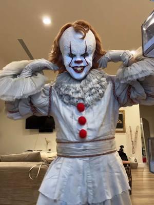 How are you guys doing? 🤡🎈 #snack #pennywise #cosplay 