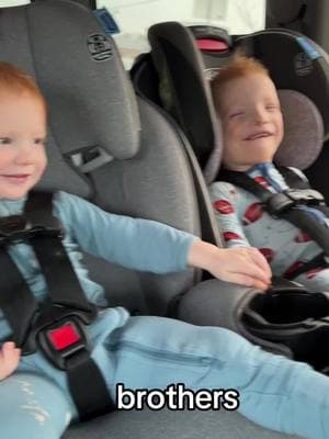 #meetmathias #specialneedstoddler #specialneedsfamily #brothers #gingers #twins #nottwins #17monthsapart #criduchatawareness #criduchatsyndrome 