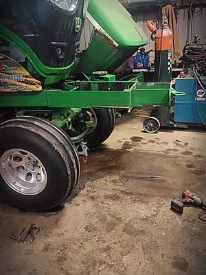 redoing the front end. it's gonna be pretty cool when it's done. #CapCut #johndeere #fyp #fyppppppppppppppppppppppp #johndeere #puller #stock #farmstock #ssfuled #ssdieselmotorsports #commonrail #johnbox #winter #beermoneypulingteam #beermoney #FAFO #cooler 