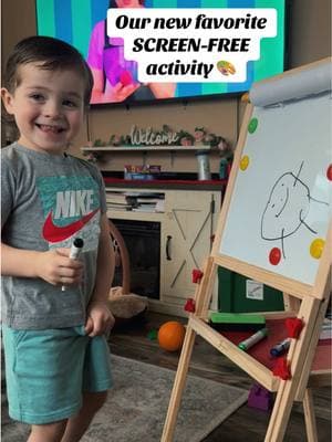 I love that he’s in his drawing stage! Art relieves stress, helps with expressing ideas/imagination & a great sensory activity! 🎨😍 #toddlersoftiktok #toddlereasel #arteasel #toddleractivities #momtok #momlife 