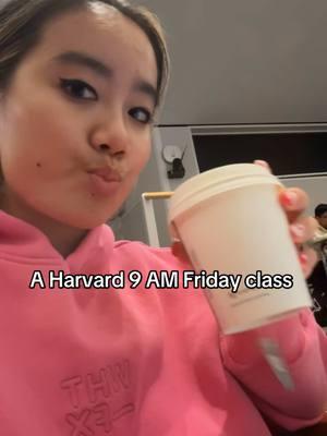 Watching the number of ppl dwindle down this wk is making me laugh & it’s only the 3rd day of class😭😭 #harvard #harvarduniversity #class #9am #classschedule #relatable #collegestudent #economics 