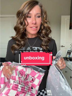 #unboxing #clothesaddiction #checkeredprint #afforablefashion #goodfinds #tiktokshopfinds #tiktokshopaffiliate 