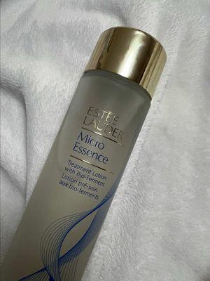 Love the Micro Essence Treatment Lotion from @The Estée Lauder Store 🤍 Thank you for soothing my dehydrated skin ❄️ #skincare #dontskiptheglow #nonmilkymilytoner #microessence #skincareroutine #giftedbyestéelauder 