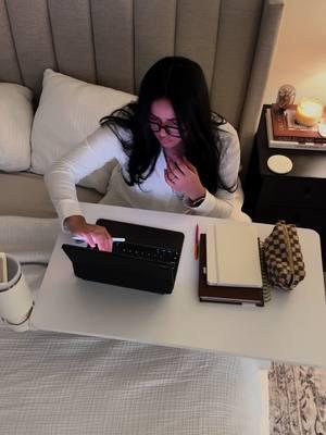 Mi noche perfecta, trabajar tranquila 👩🏻‍💻💕 Este audio describe mi vida al 100🤍 #perfectnight #workfromhome @FlexiSpot Selects 