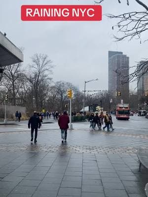 RAIN & CROWDEDNESS | streets & sidewalk | #travelbucketlist #truestory #tiktoktravel #newyork #photography #street #vocation #usa_tiktok #roadtrip 