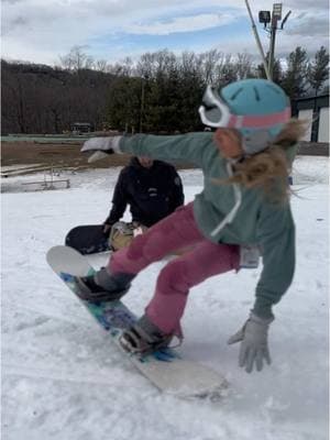 Snowboarding with friends do be like this sometimes 🥲🏂 #girlswhoboard #cataloochee #appreciationday #firstresponders @Epowell0417 