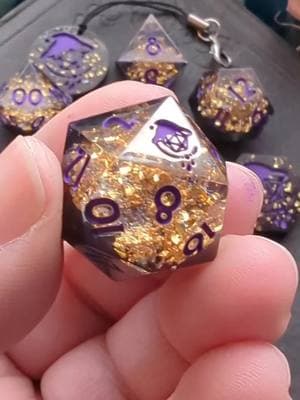 I forgot to post a video of this set! Piles of gold and gems for a shiny loving goblin! #handmadedice #dicegoblin #dnddice #ttrpgdice #dungeonsanddragons #dnd #dndtiktok #ttrpgtok 