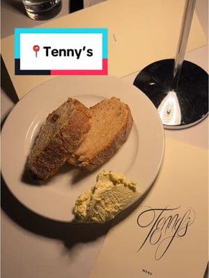 Tenny’s is located in the SAA 154 Scott Ave location and is serving delicious food in an upscale warehouse setting!! The atmosphere is chic, overlooking the NYC skyline, and the food is delicious. Get their crudo with caviar, chicken schnitzel and fries and you will be so happy!!  📍 Tenny’s #nyctok #bestofny #newyorker #brooklyn #brooklyntok #thingstodonyc #nyclife #skyline #FoodTok #restaurantok 