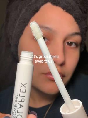 Eyebrow serum @Olaplex #olaplex #olaplexbrowserum #browserum #eyebrows #eyebrowserums #TikTokShop #parati 