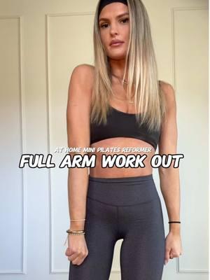 @LhanelFit #athomearmworkout #pilatesworkout #minireformer #armworkout #fyp #fypage 