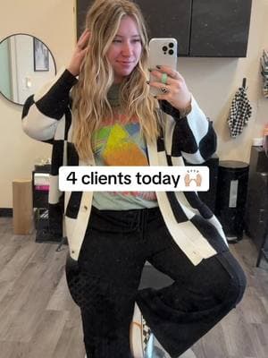 Busy day in the life 🙌🏼 which one was your fav?? #hairstylistlife #hairtok #blondetobronde #bouncylayers #haircolortransformation #fortworthhairstylist #live2dyebyhaley