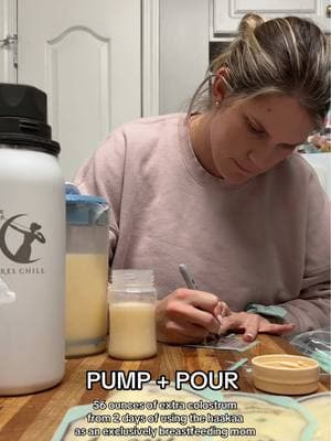 As an exclusively breastfeeding mama the haakaa has always helped me  collect + store excess milk for when I go back to work. Couldn’t be more thankful for every extra ounce! 🍼 #haakaa #pumpandpour #colostrum #momtips #milkstash 