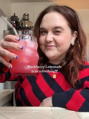 Unreal!! So fresh, so crisp! 🍋 ⁣ ⁣ #blackberry #blackberries #lemonade #lemonaderecipe #drink 