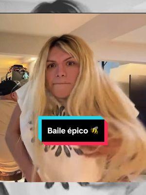 Final Baile épico 😭 definitivamente es la Abeja Reina 🐝👑 💅🏻 y soporten "Contenido BB" #wendyguevara #lasperdidas #humor #friends #girlfriends #amigas #capcut2025 #texas #california #newyork #CapCut Salma y Evelyn la mamita Hernández 